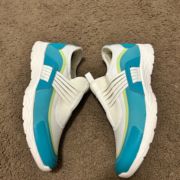 Vionic women’s slip on sneaker shoes size 8 - Picture 4 of 7